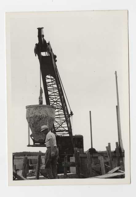 Costruzione dello sbarramento, Gorizia. Getto. Particolare del cantiere